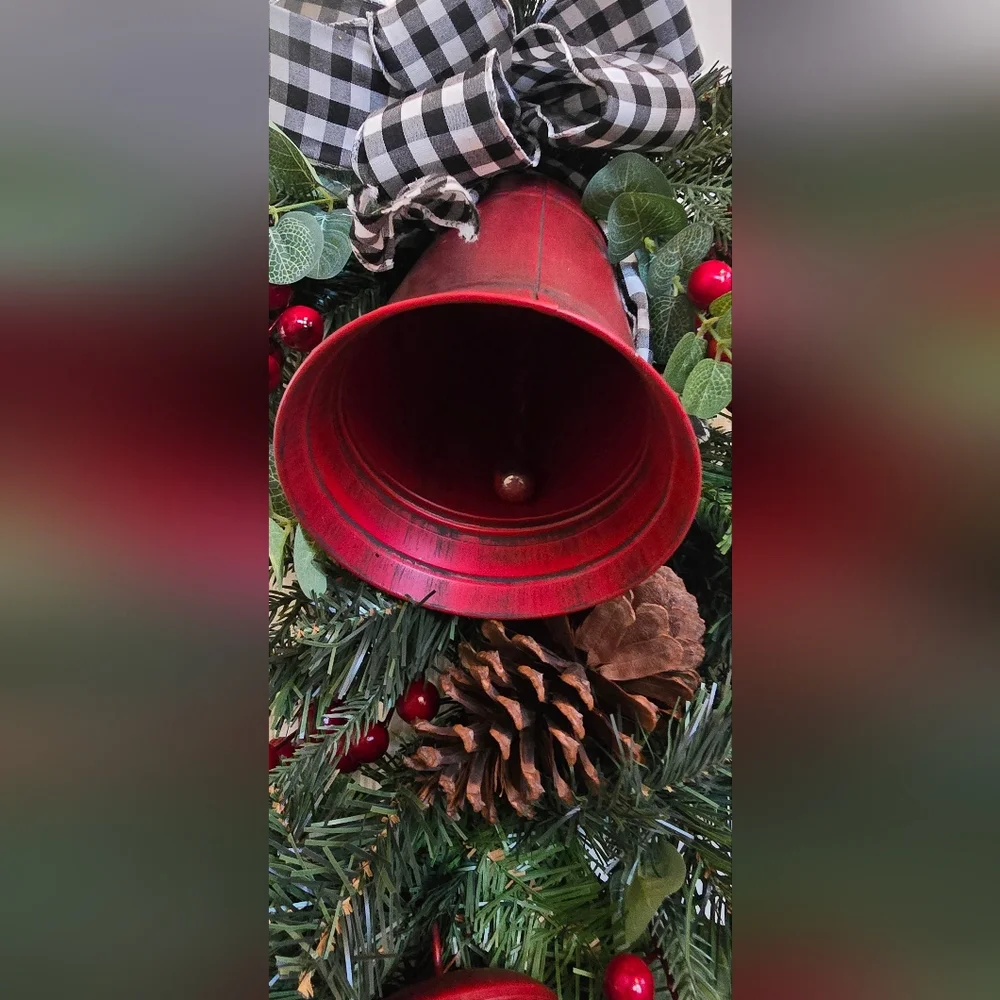 Festive Country Farm Door Swag